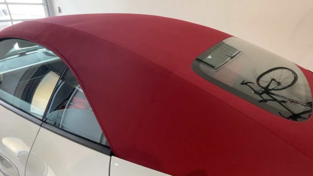 完全屋内保管。幌の状態も良好です!